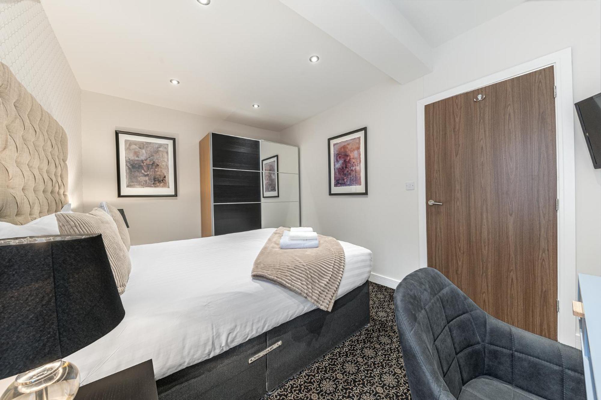 Abbey Apartments Modern Aparthotel For Tourists & Professionals 巴罗弗内斯 外观 照片